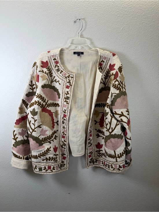 CHARLIE B Jackets & Blazers - CHARLIE B Cream Embroidered Floral Collarless Jacket